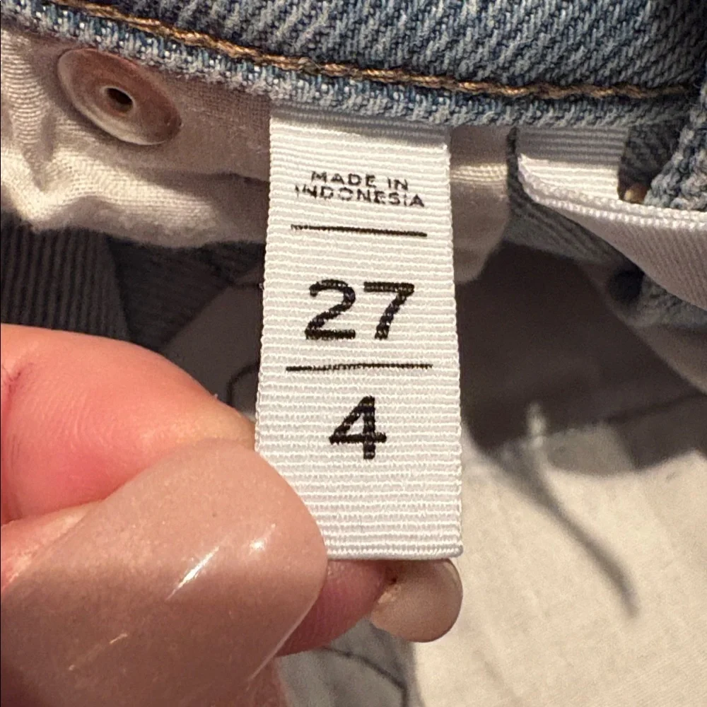 LOFT Modern Skinny Cropped Blue Jeans w/ Black Velvet Floral Accents Size 27/4 - Picture 11 of 12